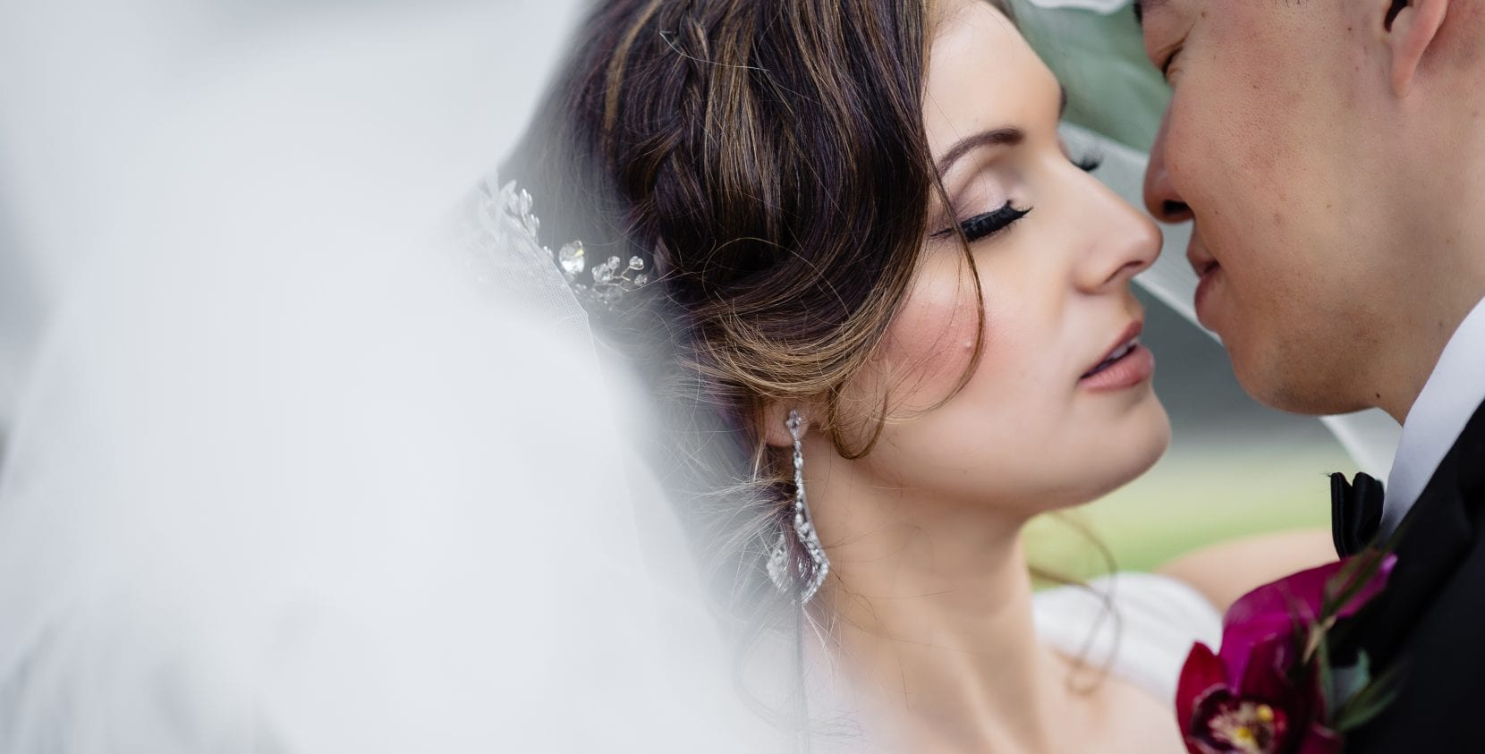 wedding couple portrait photo at Sugarloaf Country Club
