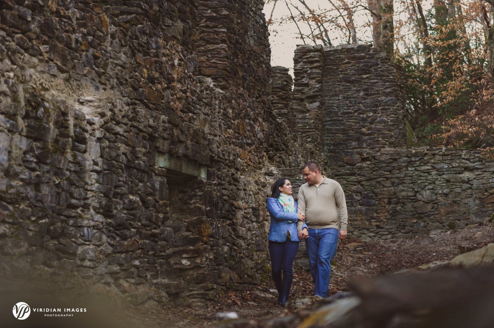 Engagement session experience showing how couples connect with their wedding photographer before the big day with their trust